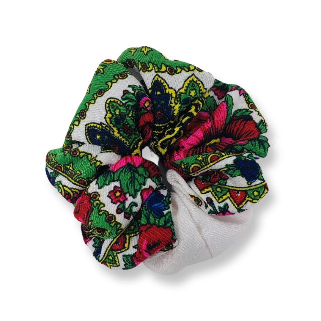 QUILANA SCRUNCHIE