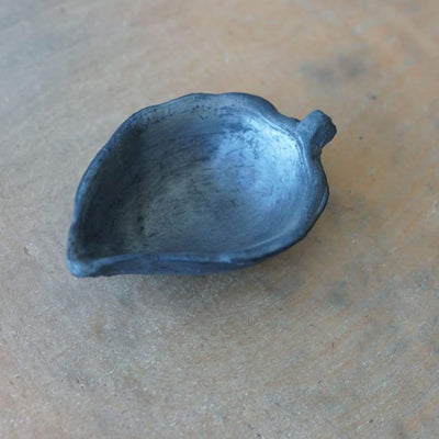 Small Black Clay Leaf